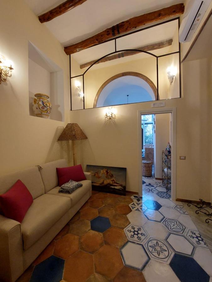 Villa Dimora Storica "Le Stanze Di Dioniso" à Naples Extérieur photo